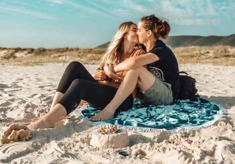 5 Beach Date Ideas For Couples Romantic Beach Date For Two 7316